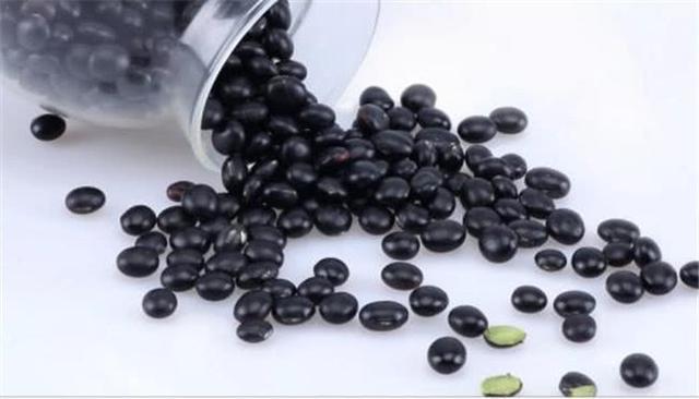 想让宝宝长出浓密乌黑长长眼睫毛，孕期多吃这六种食物，错不了