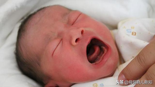 宝宝眼屎增多，小便发黄？主要这4个原因引起喝奶粉上火