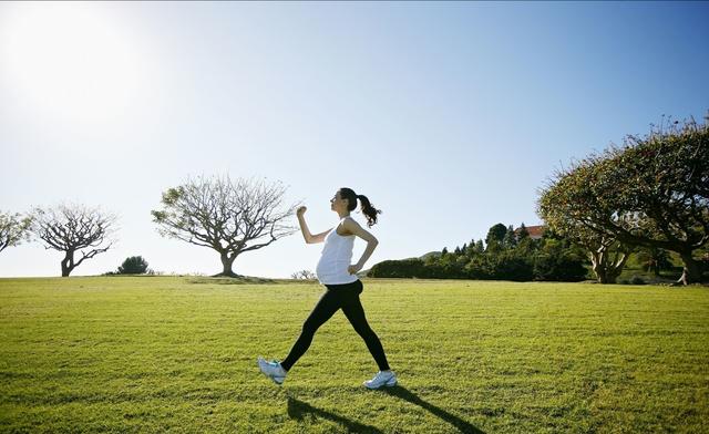 怀孕8个月每天怎样散步最好？一定注意这3点，6个好处要了解