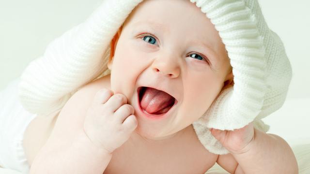 宝宝几岁可以用枕头？儿科医生：不要早于这个时间！