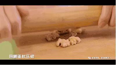 不用鸡蛋不用油，竟比蛋糕还好吃！蒸一蒸出锅，孩子肠胃也调理妥