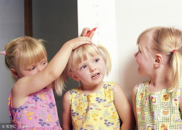 幼儿园孩子爱打人？儿童教育专家支招：第2点很重要