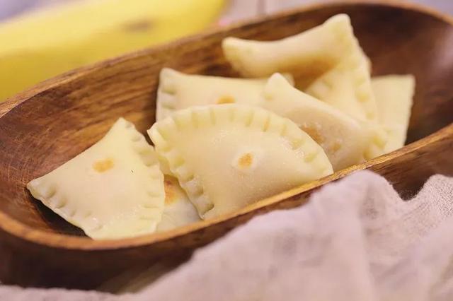 香蕉谁还生吃啊，和它搭配好吃到哭！简单不说，孩子顺便把钙都补