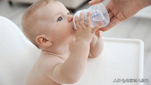 宝宝超重是过度喂养导致的？从这4个方面判断宝宝是否吃饱