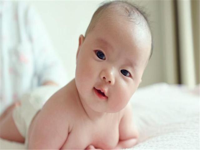 为什么现在越来越多的人选择纸尿裤,不再用传统尿布?