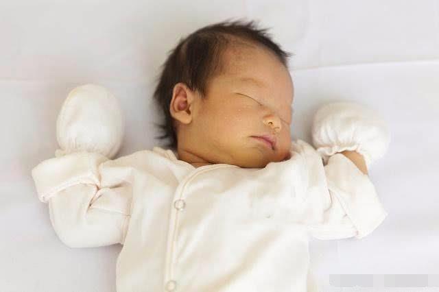 宝宝3岁前，妈妈多抚摸这2个部位，有利于宝宝“智力”发育！