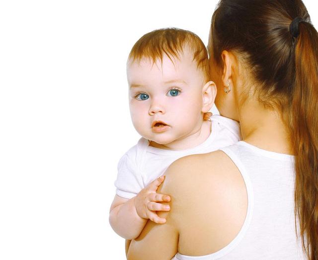 宝宝一岁前，妈妈这四点做的太多，可能会让宝宝的发育落在后面