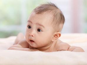 新生儿到这个月龄，头发稀少暗黄说明营养没跟上，会影响宝宝发育