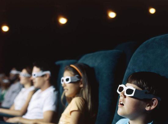 孩子能不能到电影院去看电影？多大年龄再去比较合适呢？