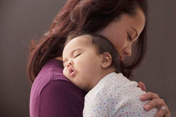 孩子一到晚上怎么哄都不睡？试试这些哄睡妙招吧！