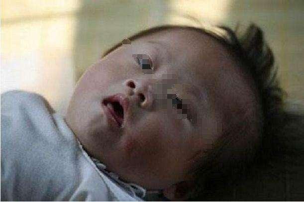 4岁孩子上幼儿园几个月后变痴呆儿，家人了解原因后，怒砸幼儿园