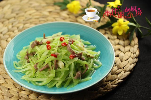 立冬后这蔬菜再贵也要买，天然叶酸含量极高，营养全，女人更要吃
