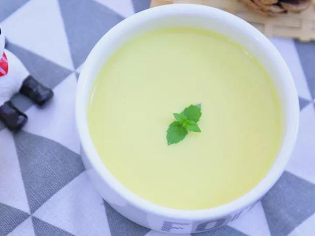 秋冬季节想要保护好宝宝的肠胃，可以这么吃水果！