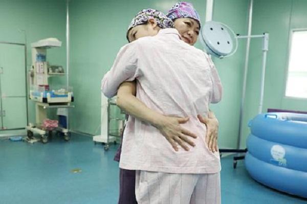 为何顺产出产房比剖腹产晚2小时？多待的时间对妈妈和宝宝很关键