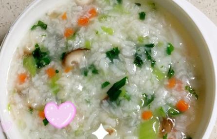 宝宝辅食：鳕鱼香菇粥具有补脑益智的作用，营养密度更高