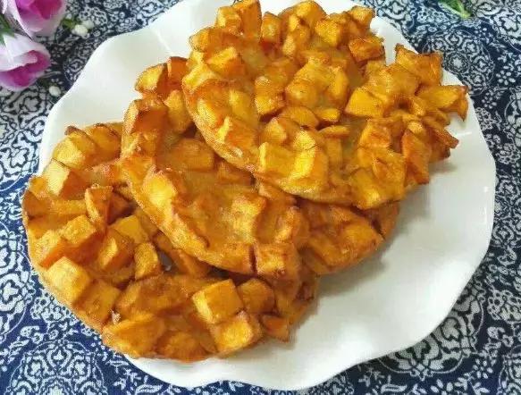 红薯新吃法，不用蒸不用烤，教你制做香甜酥脆，好吃解馋的小零食