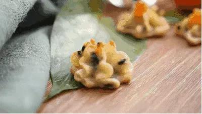 除了牛奶它的钙含量也不少！一口一个的无添加零食，锻炼咀嚼能力