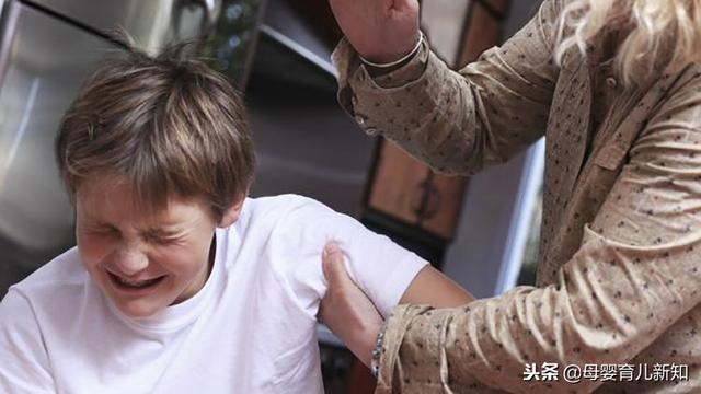 别让孩子成为你的出气筒，及时再生气，这4个部位也不要打