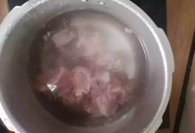 这个汤简单又好做，3分钟就可以学会，孩子最爱吃，补钙棒棒哒