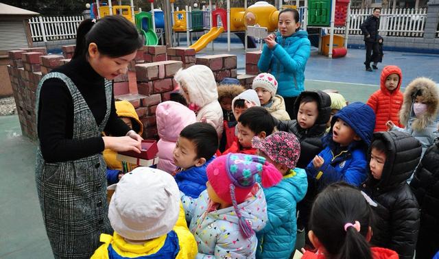 过早把孩子送到幼儿园会怎样？不到3岁最好别送，易出现这些问题