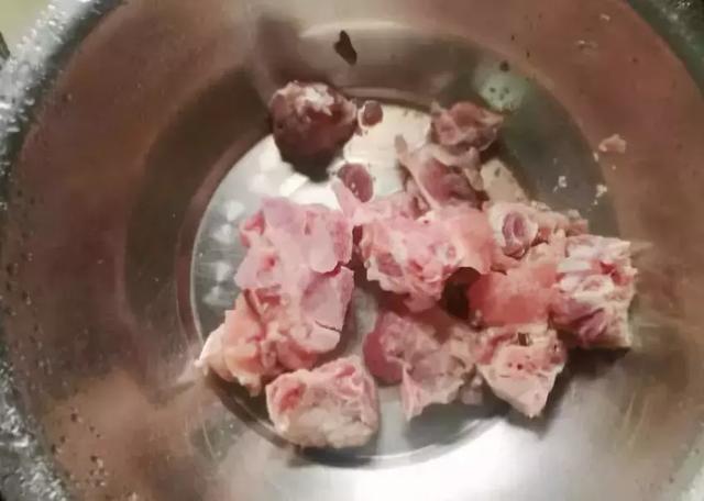 这个汤简单又好做，3分钟就可以学会，孩子最爱吃，补钙棒棒哒