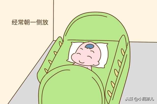 小宝宝经常这样睡觉，容易左右脸不对称，妈妈要当心