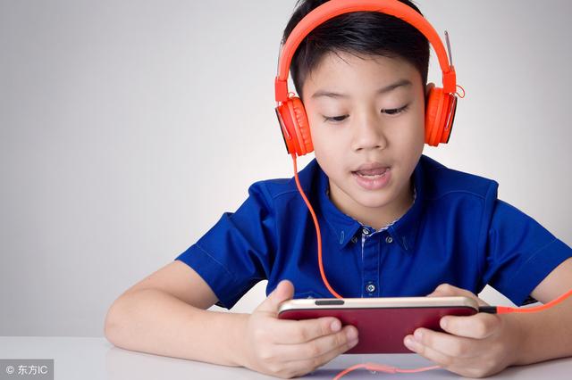 孩子玩手机影响学习，这样跟孩子约法三章最有效！