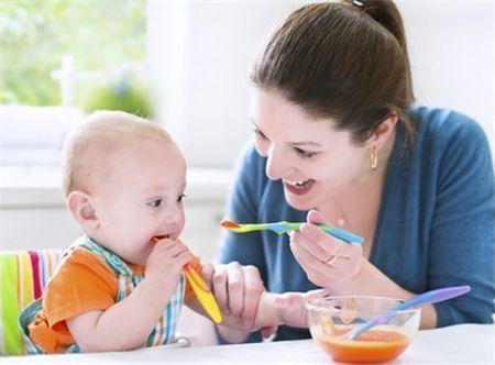 宝宝多大才能吃盐？过早过晚都不行，这个年龄最好！