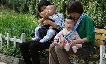 为什么越来越多的外婆开始带孩子？其中的原因，只有过来人懂