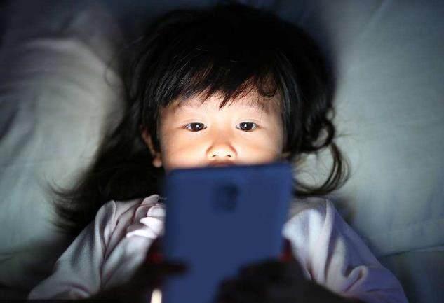 孩子沉迷手机怎么办？