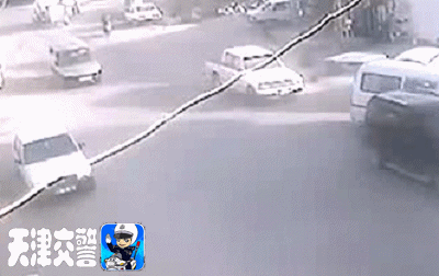 太危险了！一定要让孩子坐安全座椅！