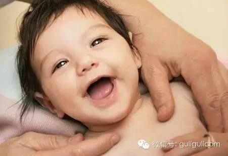 预防宝宝流口水的妙招~