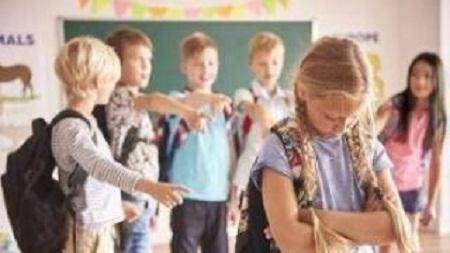 幼儿园常见的三种冷暴力，孩子正默默承受着，很多家长还不知道