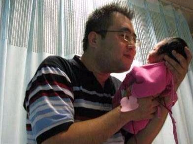 女儿这个岁数以后，这几件事宝爸就不适合做了，宠爱也要有个限度