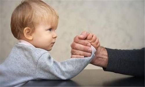 孩子有自己的想法，父母做到这两点，孩子更容易思想独立！