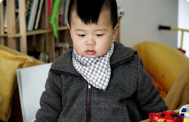 喜欢在外面跑的孩子，和喜欢宅在家里的孩子，长大后有什么区别