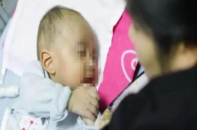 他才半岁，只因那次退烧经历，终身要透析，每次十多小时……
