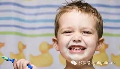 如何给宝宝选择合适的牙膏？