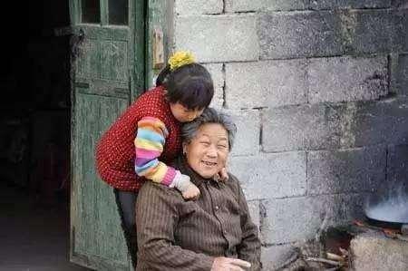 为什么越来越多的外婆开始带孩子？其中的原因，只有过来人懂