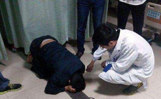 4岁儿子摔坏爸爸的手机，爸爸的做法，却“葬送”了孩子的一生