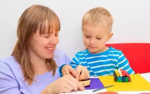 1岁半的孩子，怎样才能刺激他大脑发育？