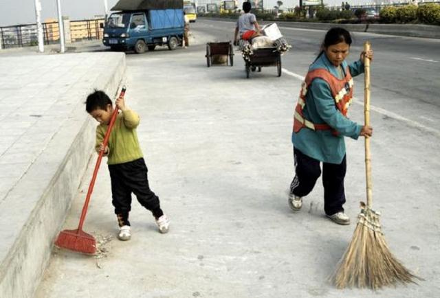 孩子有多么爱妈妈？8张图，8个反哺瞬间，天下妈妈泪目