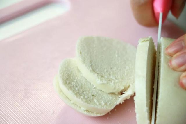 西红柿和鸡蛋，你最想不到的做法，松软鲜香超美味