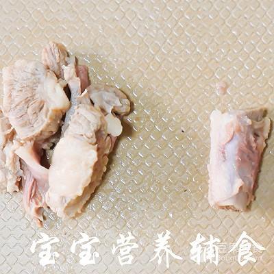 宝宝辅食-竹荪排骨面疙瘩