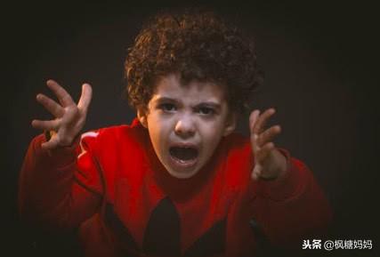 谁不是被吼大的？这2种教育对孩子伤害大得多，其中一个……