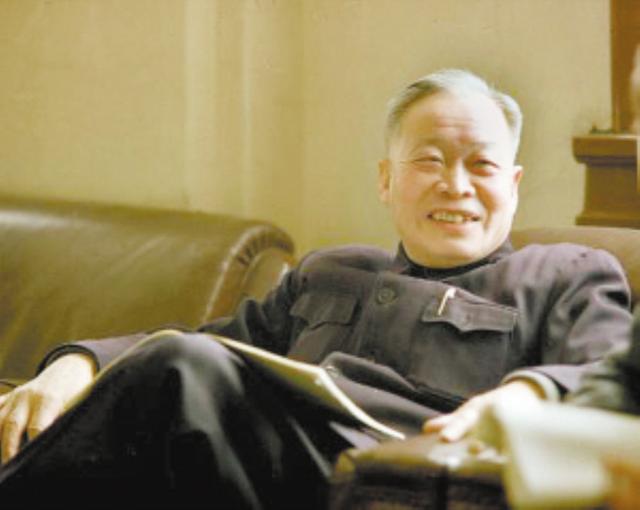 同学开玩笑取的绰号，却被爸爸改成真名，如今这名字载入史册！