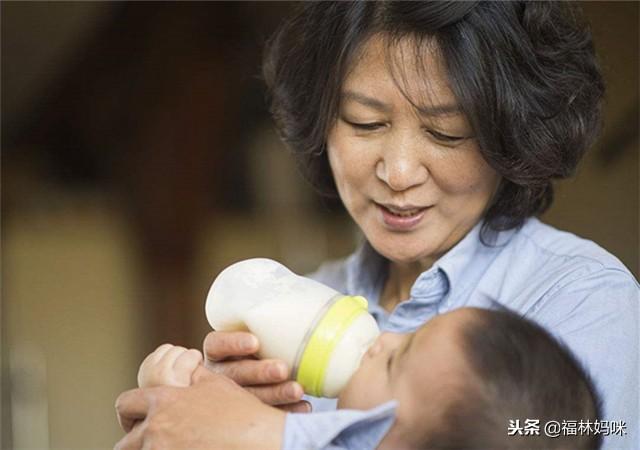 混合喂养的4种注意事项，学会科学喂养，宝宝身体强壮！