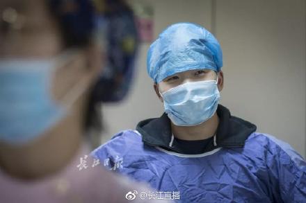 每10个宝宝就有1个早产！这组照片抓拍到他们与死神搏斗的瞬间！