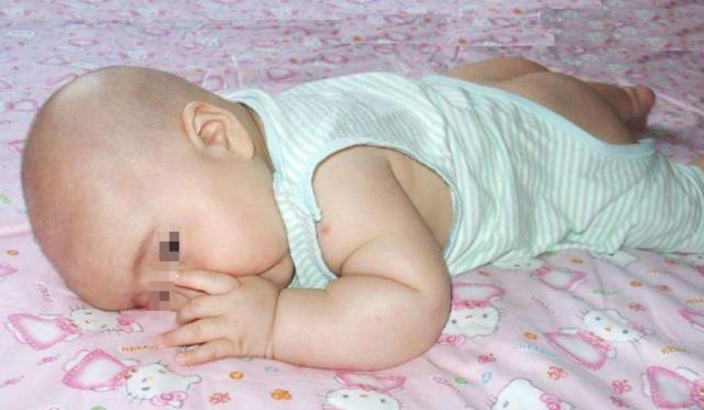 别把“我从来不注意，孩子不照样长大了？”这种信息传递给宝妈