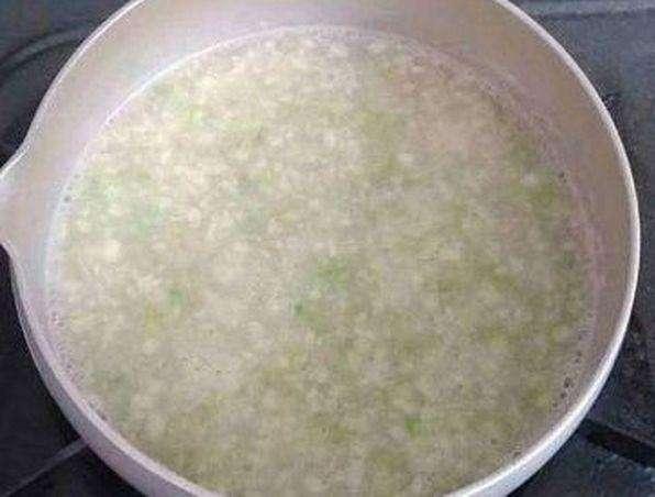 7个月宝宝喝了一碗粥身亡，只因宝妈在粥里加了此物，你别再加了